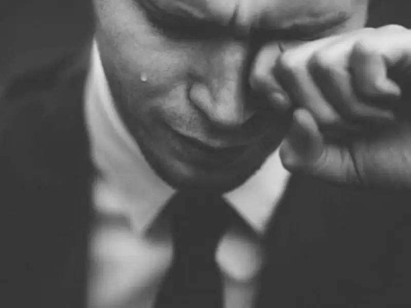 Diễn tả nỗi lòng qua ảnh nền buồn cô đơn