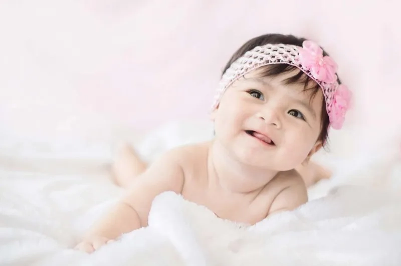 Tô điểm trang cá nhân với avatar em bé cute cực đáng yêu