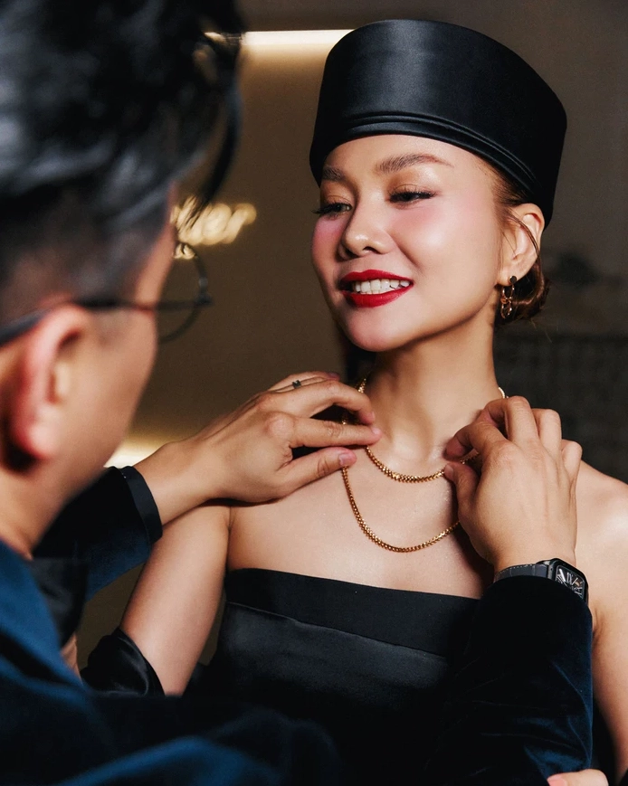 Thanh Hằng thanh lịch và quyến rũ xuất hiện trước truyền thông sau thời gian dài vắng bóng