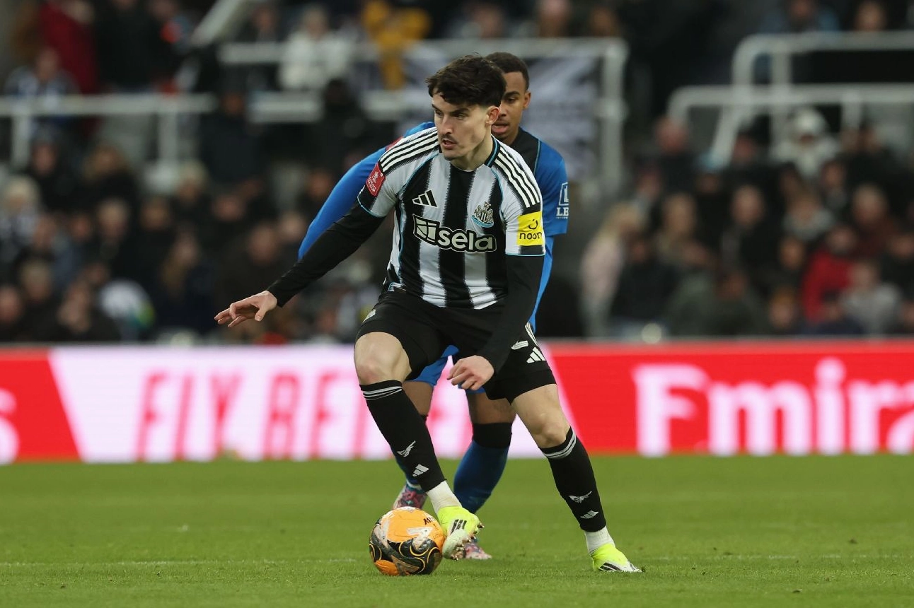 Tin đồn chuyển nhượng về việc Manchester City quan tâm đến Livramento