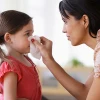 Vì sao trẻ bị chảy máu cam và cách xử lý hiệu quả tại nhà