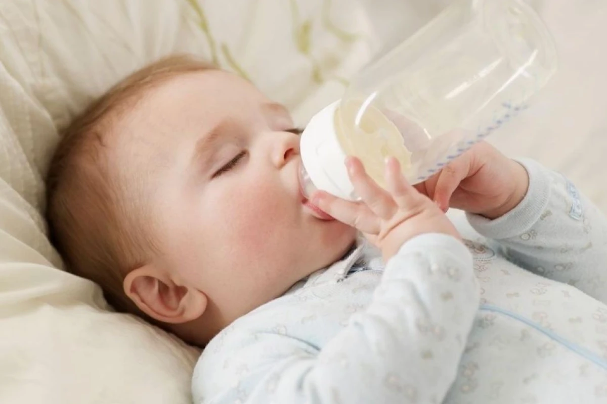 Tác hại của sữa công thức với trẻ sơ sinh và những điều cần lưu ý