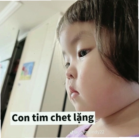 Avatar em bé cute biểu cảm bất ngờ