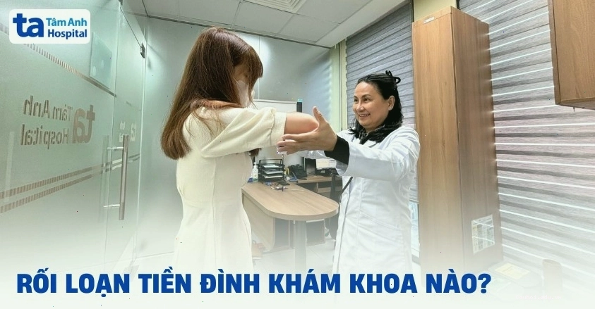 Bác sĩ đang thăm khám cho bệnh nhân