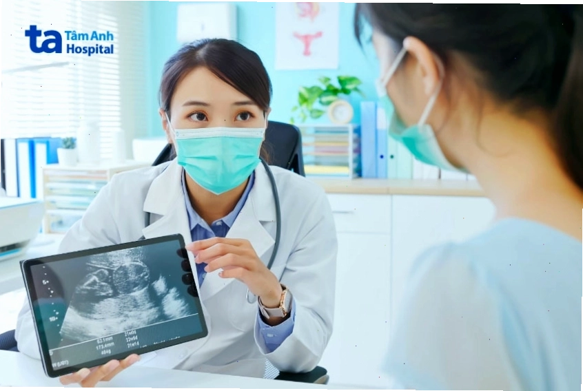 Bác sĩ tư vấn xử lý tình trạng rỉ ối cho thai phụ