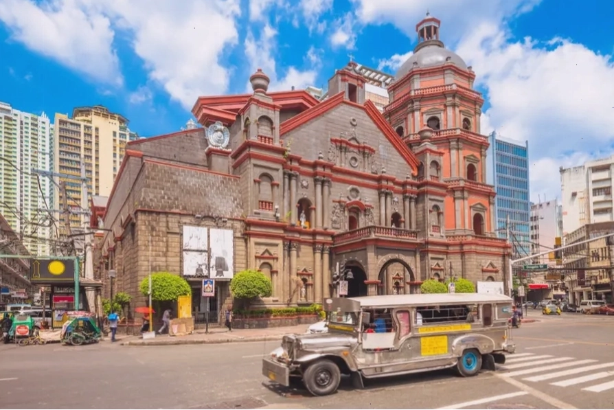 Bãi biển Cebu với làn nước trong xanh và cát trắng mịn