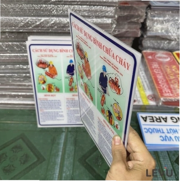 Bảng hiệu cách sử dụng bình chữa cháy với các bước minh họa