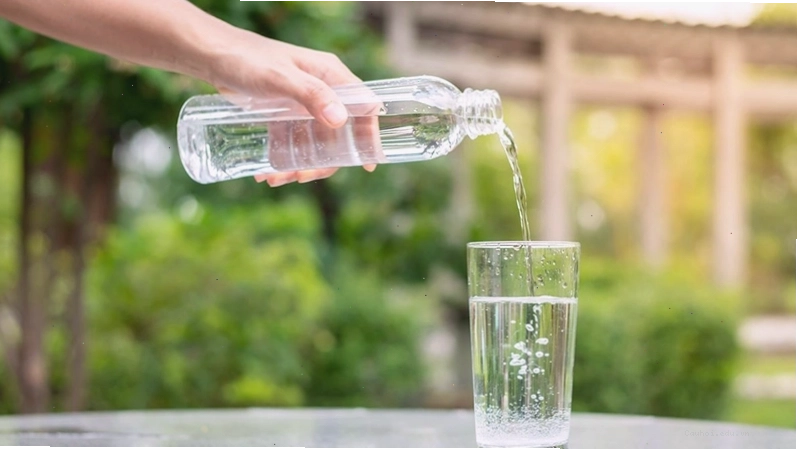 Bảo vệ sức khỏe bằng nguồn nước sạch và uống nước đúng cách