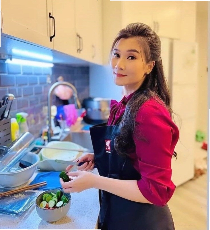 BTV Khánh Trang tận hưởng khoảnh khắc thư giãn tại nhà