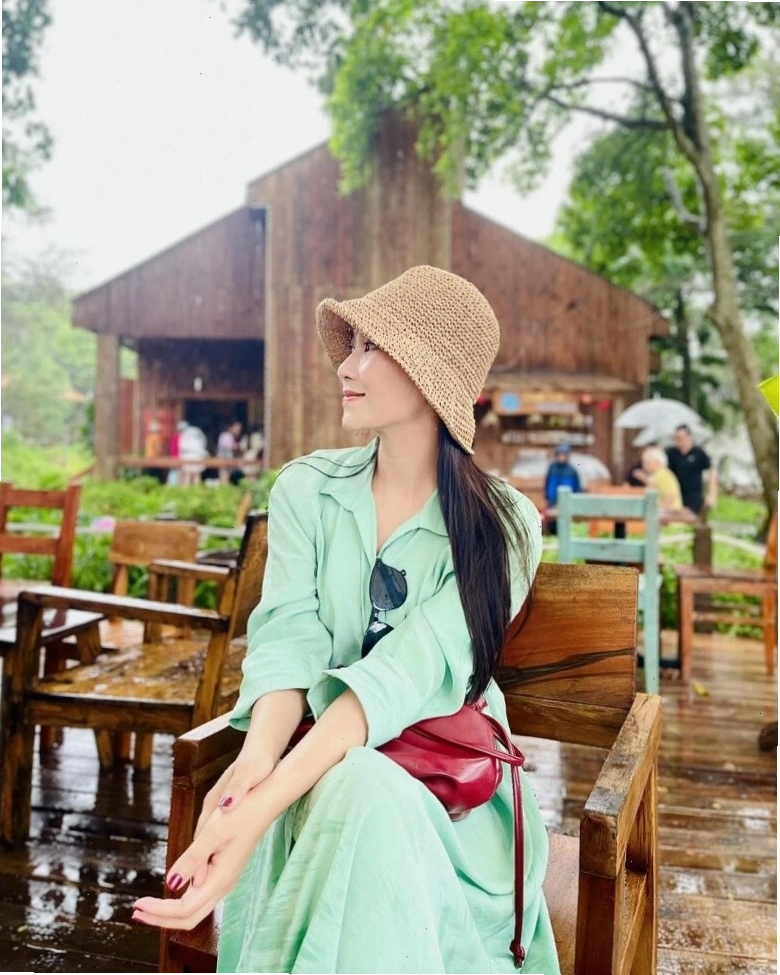 BTV Khánh Trang trong trang phục đời thường