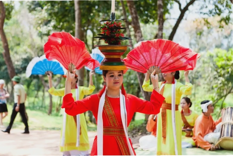 Buổi biểu diễn múa Chăm tại Thánh địa Mỹ Sơn