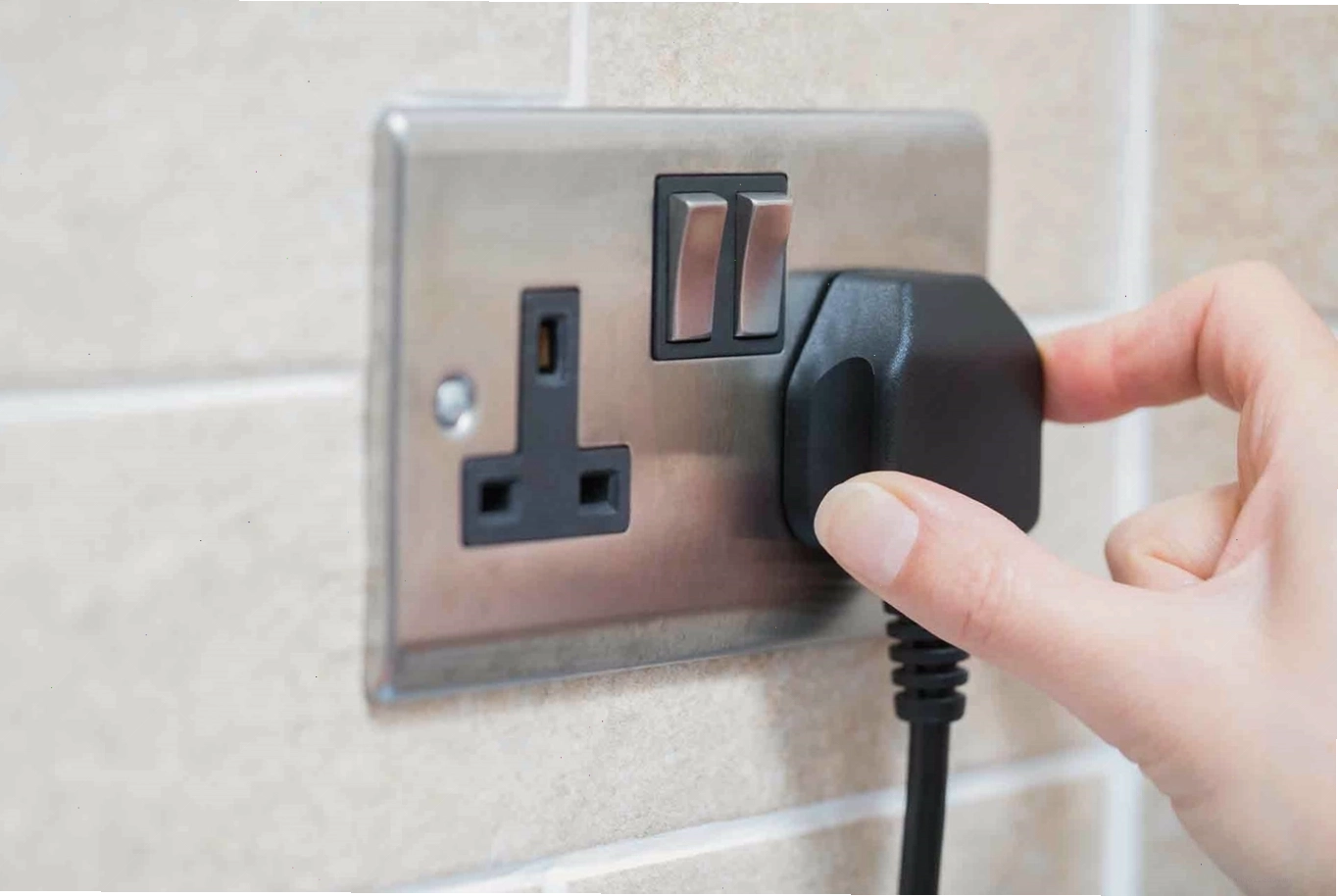 Cắm phích điện cho nồi chiên không dầu