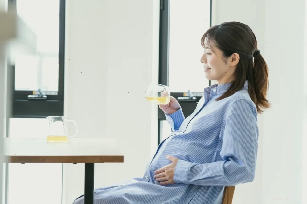 Cam thảo có thể hỗ trợ quá trình mở cổ tử cung