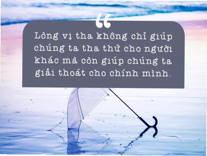 Cảnh hai người đang bắt tay nhau thể hiện sự hòa giải