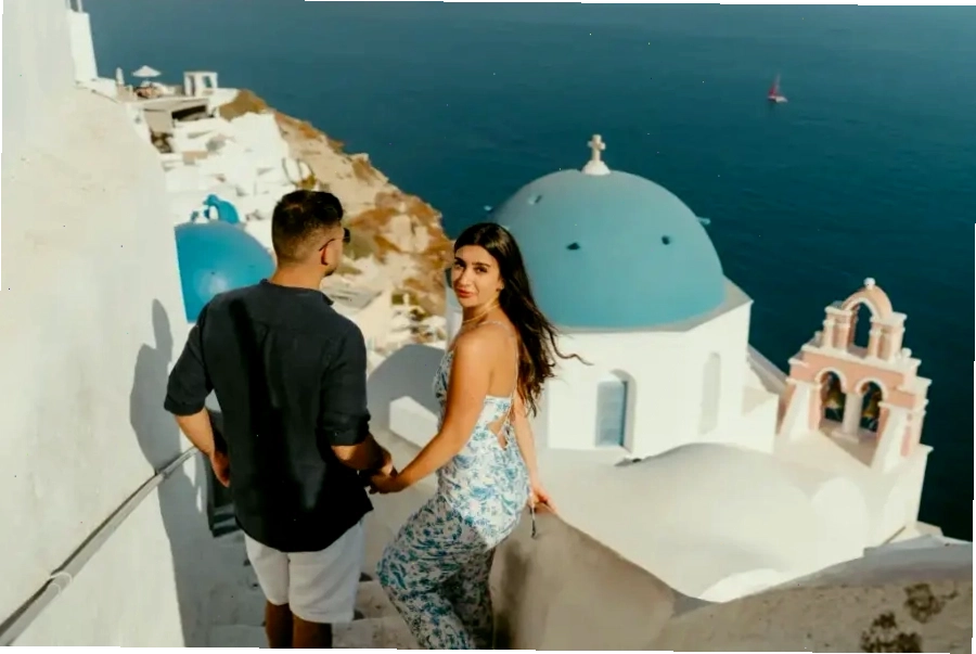 Cảnh hoàng hôn huyền thoại tại làng Oia Santorini