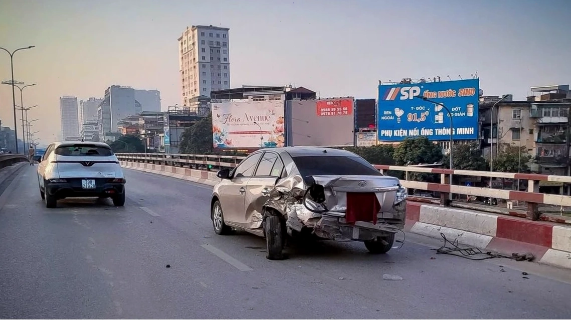 Cảnh tắc đường tại Ngã Tư Vọng
