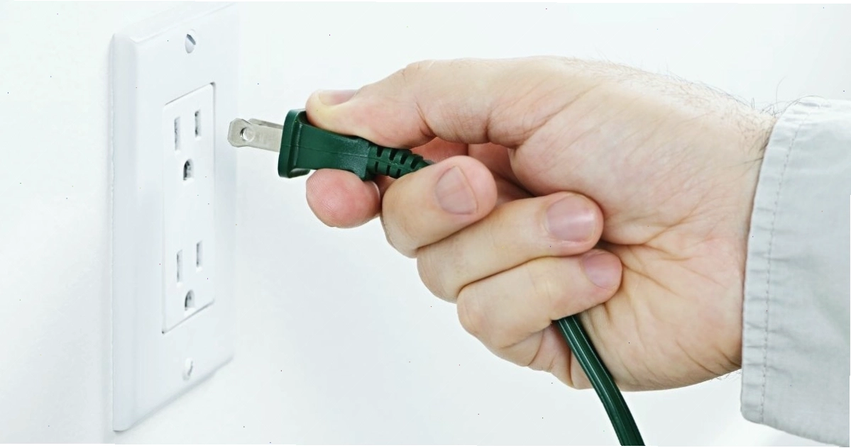 Chú ý rút phích cắm trước khi vệ sinh nồi chiên không dầu