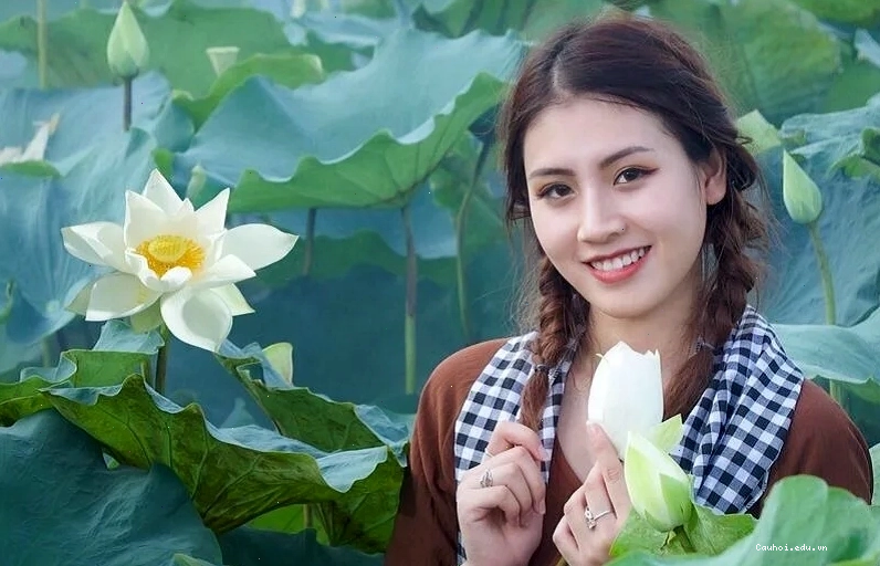 Cô gái nông thôn giản dị trong tà áo bà ba