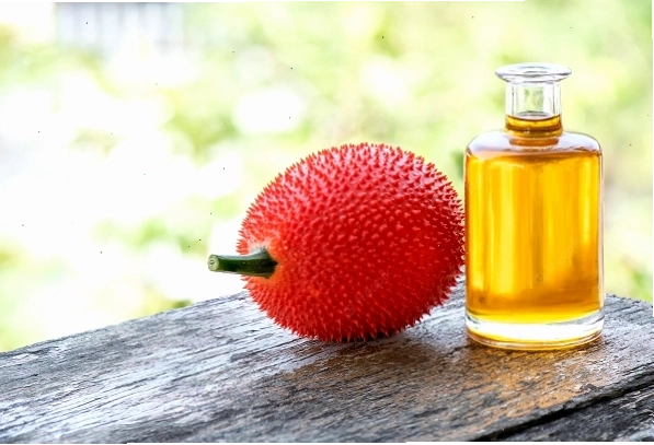Có thể áp dụng nhiều cách trị thâm môi khác nhau với dầu gấc