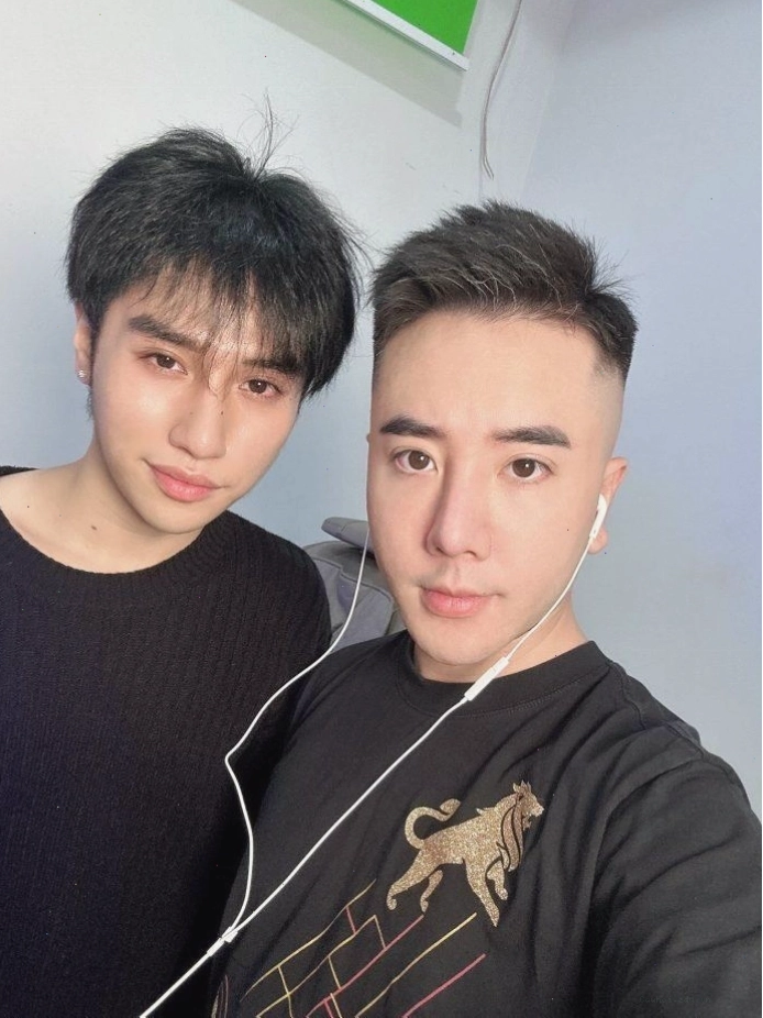 Công Ken và anh trai tại THALIC Voice
