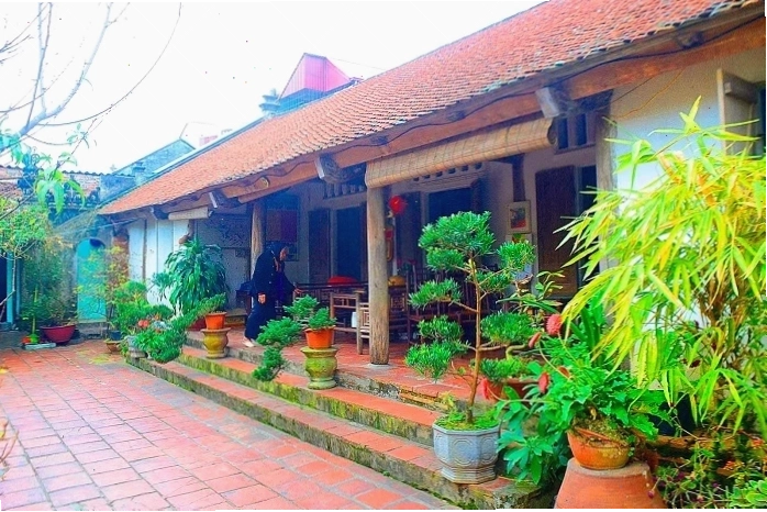 Cổng làng cổ kính tại Đường Lâm