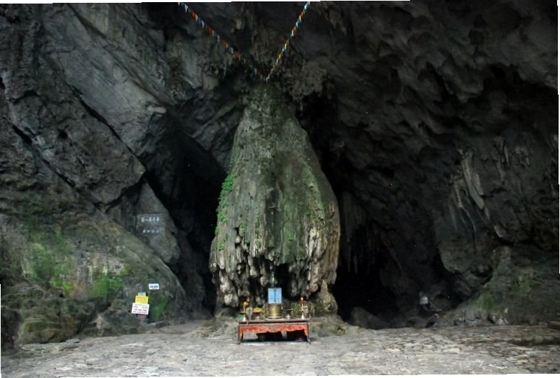 Cổng vào Động Hương Tích, Hương Sơn