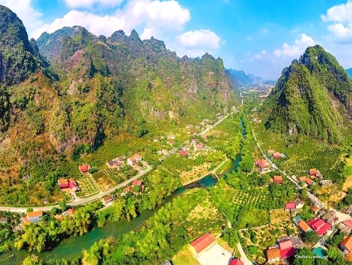 Cổng vào khu di tích Ải Chi Lăng