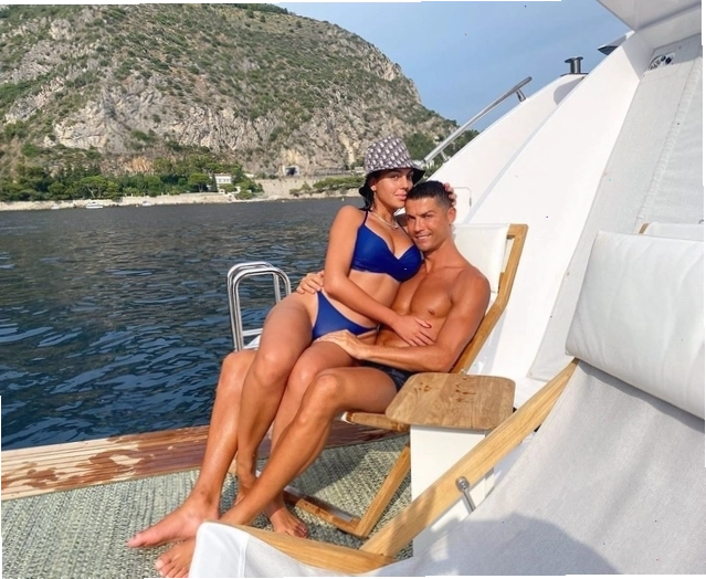 Cristiano Ronaldo và Georgina Rodriguez hạnh phúc bên nhau