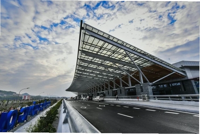 Cửa ra máy bay sân bay Vân Đồn