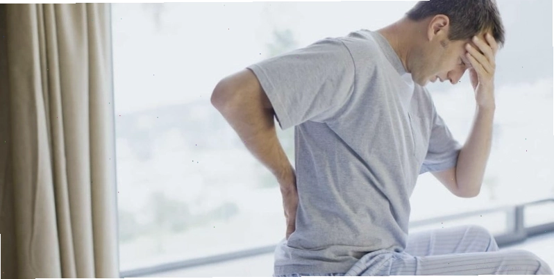 Đau lưng thông thường ít dữ dội hơn so với đau do sỏi thận