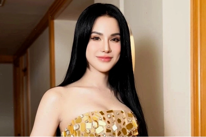Diệp Lâm Anh thể hiện khả năng vũ đạo trên sân khấu
