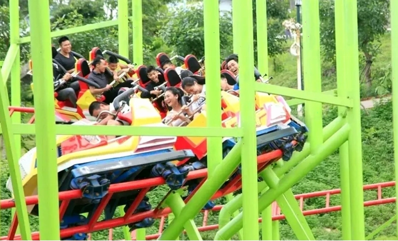 Đường cao tốc dẫn tới Hạ Long và đảo Tuần Châu