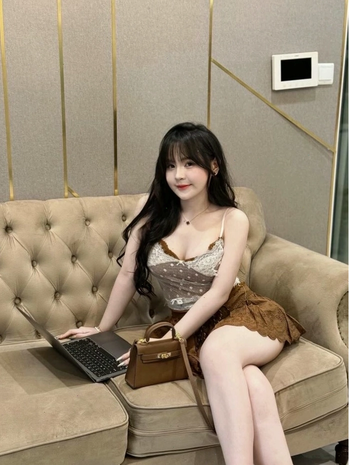 Gái xinh Việt Nam cosplay quyến rũ và bí ẩn
