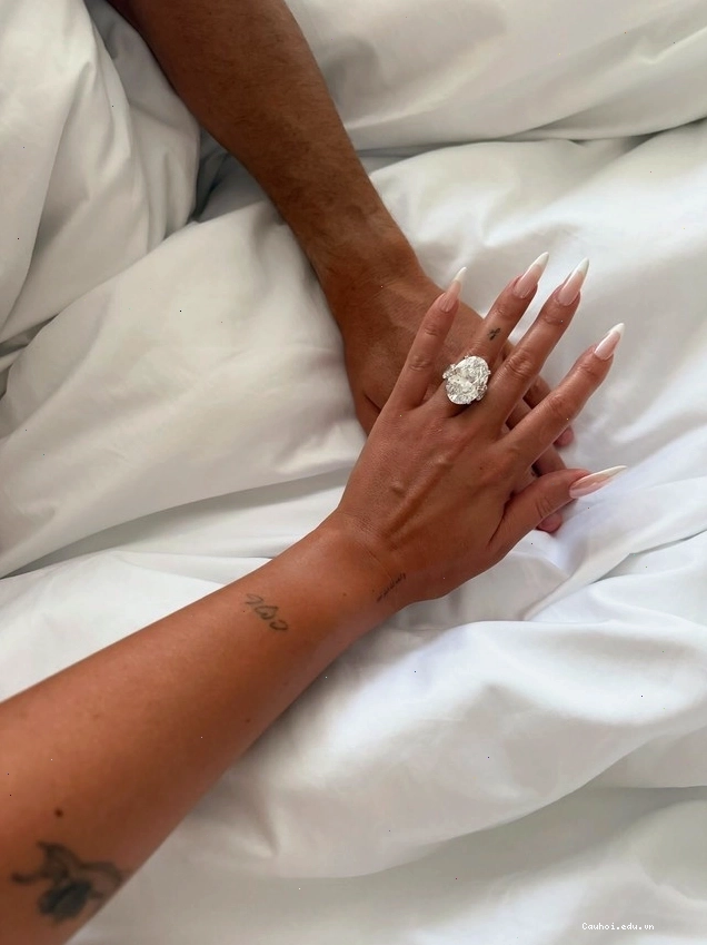 Georgina Rodriguez với phong cách thời trang ấn tượng