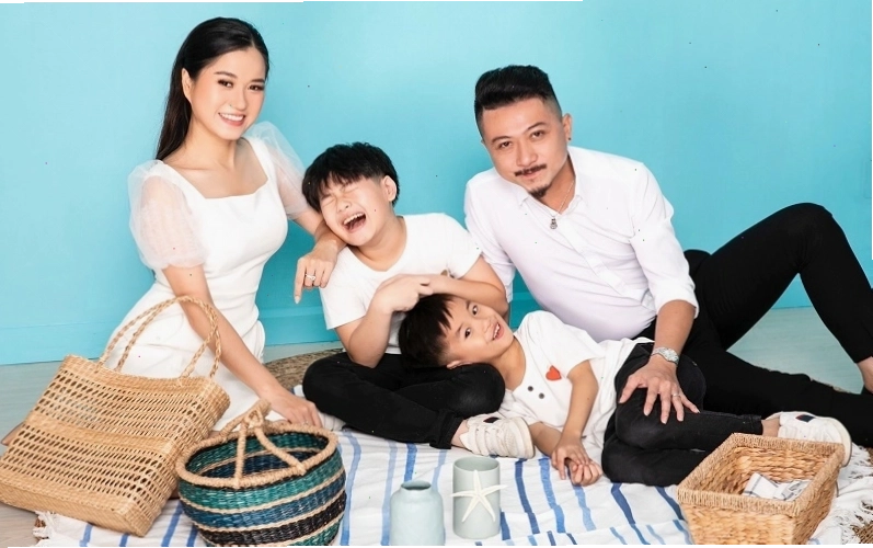 Gia đình là nơi vững chắc, gắn bó và chăm sóc lẫn nhau