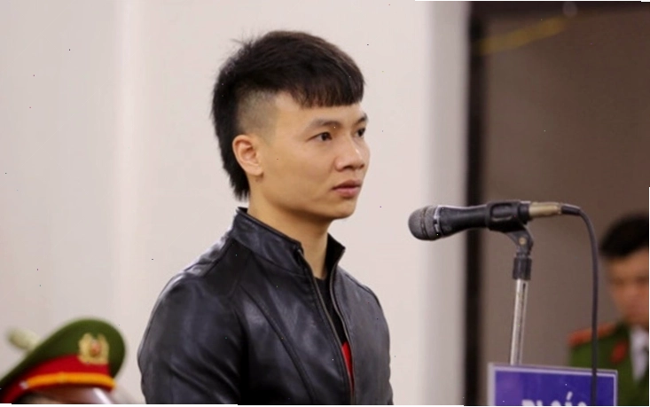 "Giang hồ sống ảo" Khá Bảnh trong giây phút lãnh án 10 năm 6 tháng tù