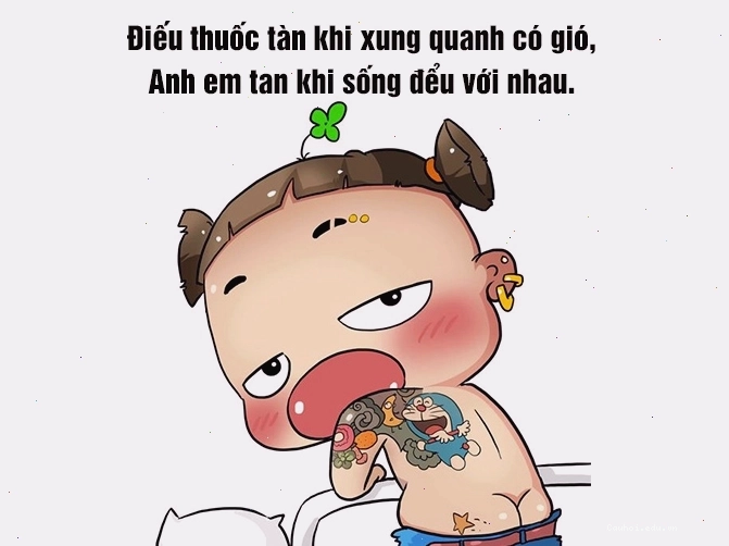 Hai người đàn ông khoác vai nhau thể hiện sự thân thiết