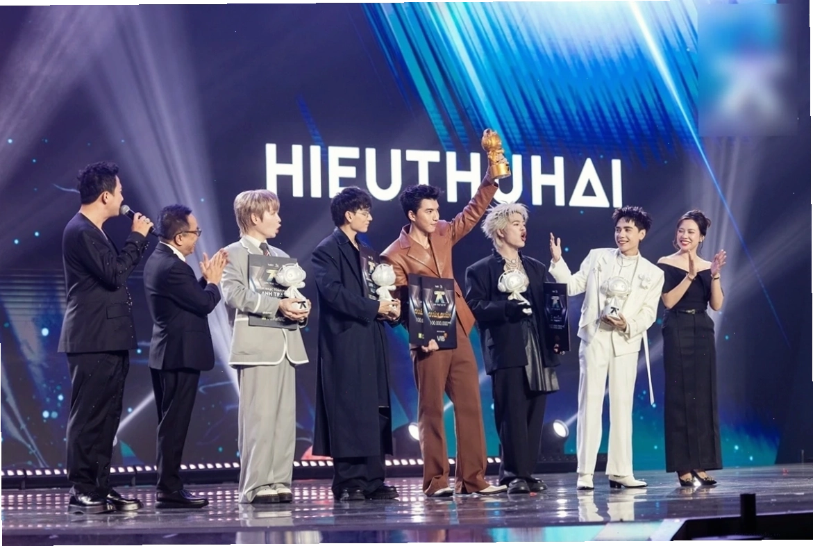 Hiếu Thứ Hai thể hiện sự tự tin và phong cách cá nhân