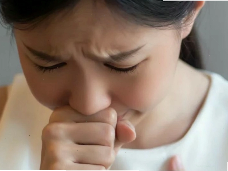 Hình ảnh minh họa về việc tham khảo ý kiến bác sĩ khi bị nấc cụt kéo dài