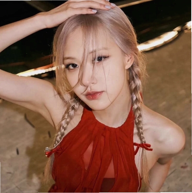 Hình ảnh mới nhất của Rosé Blackpink với phong cách thời trang hiện đại