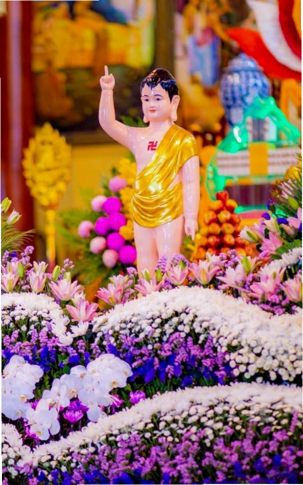 Hoa cúng lễ Phật Đản nên chọn loại nào đẹp và ý nghĩa?