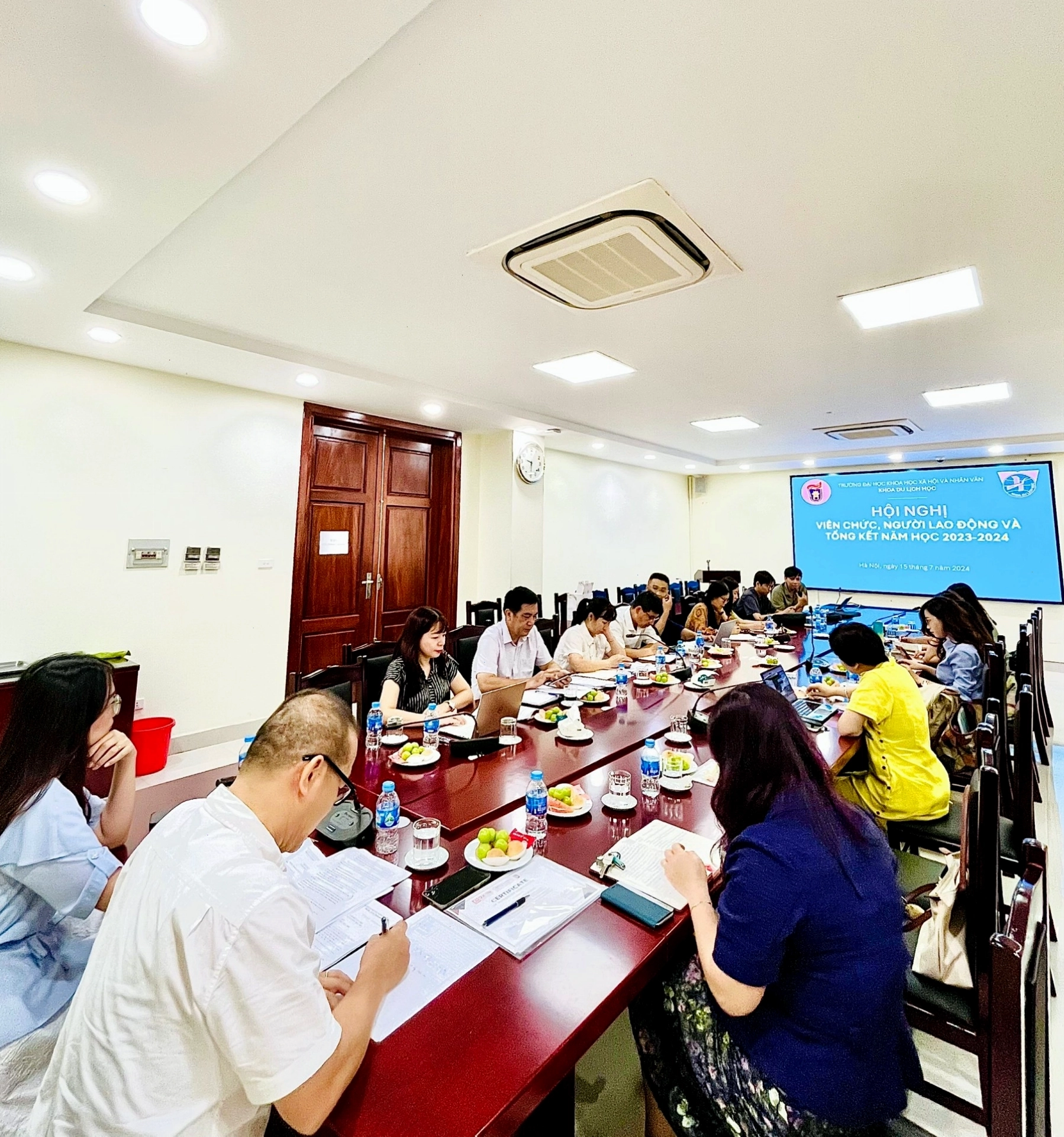 Khoa Du lịch học USSH tổng kết năm học, trong đó có đề cập đến các hoạt động sáng tạo nội dung