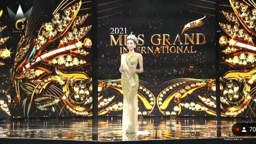 Khoảnh khắc đăng quang Miss Grand International 2021 của Thùy Tiên