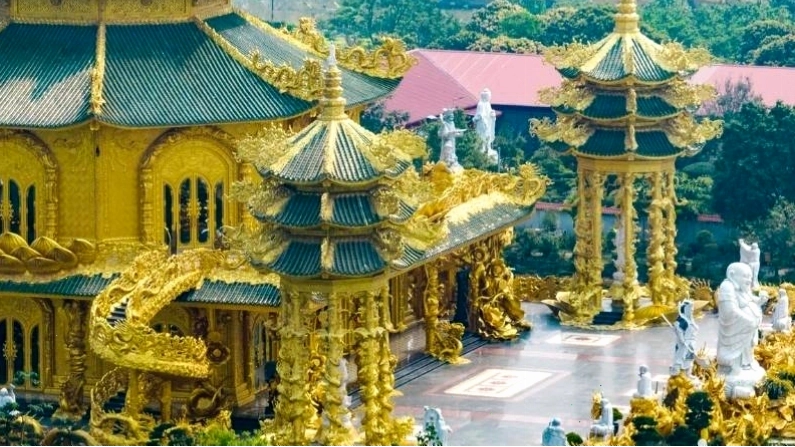 Kiến trúc dát vàng nổi bật tại Chùa Phúc Lâm