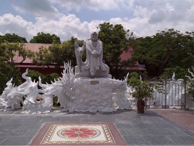 Kiến trúc dát vàng tỉ mỉ bên trong Chùa Phúc Lâm Hưng Yên