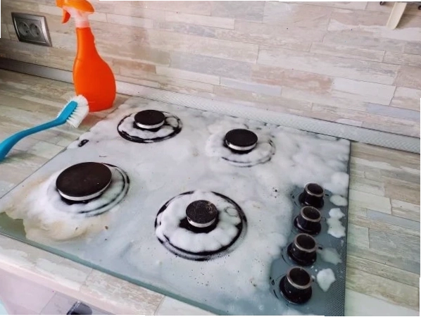 Làm sạch đầu đốt và mâm chia lửa bếp ga