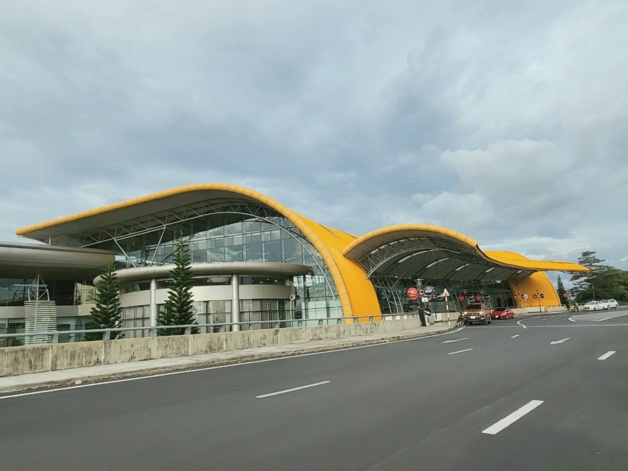 Lối vào sân bay Liên Khương Đà Lạt