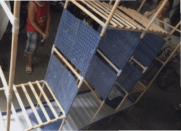 Luồn vải để tạo các ngăn chia bên trong tủ