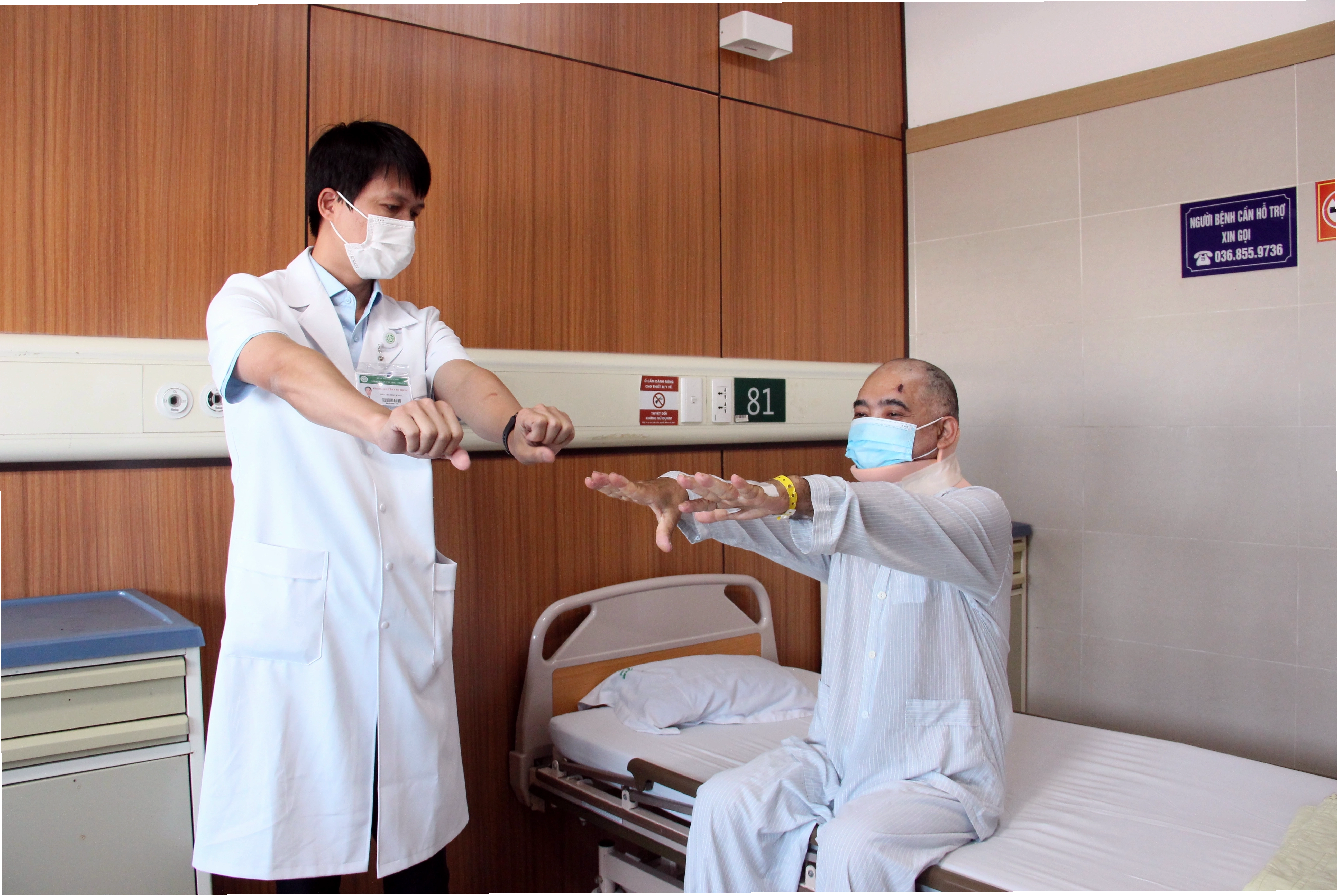 Minh họa tình trạng liệt tứ chi sau chấn thương vùng cổ gáy
