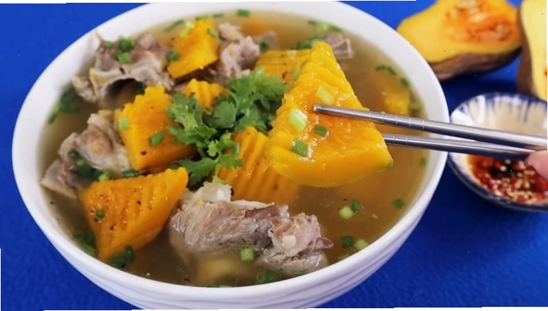 Món ăn chế biến từ rau bí đỏ trông hấp dẫn